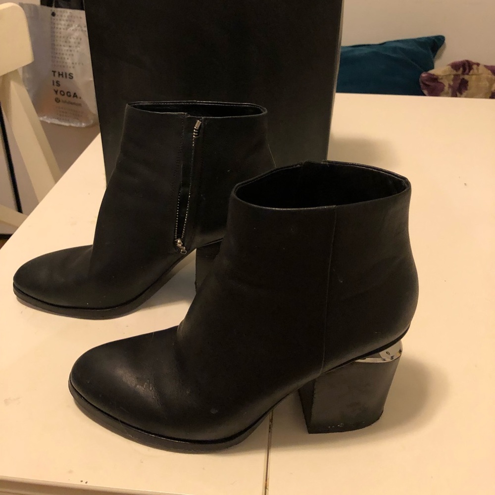 Alexander Wang Gabi boot w/ silver (size 38)